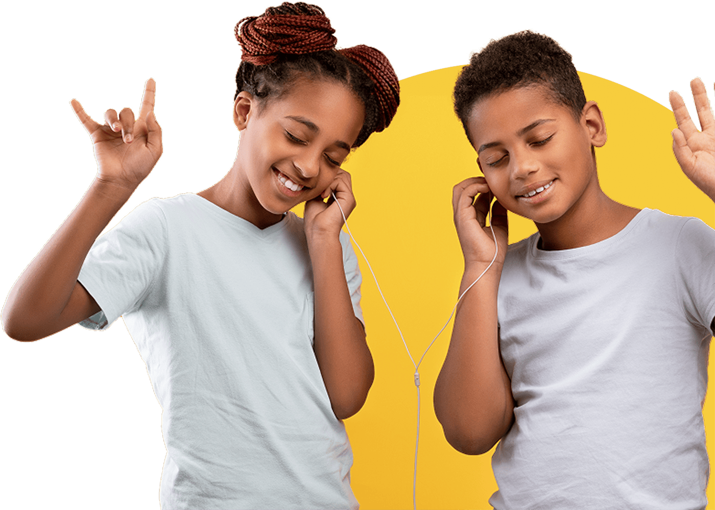 Bold-Music-Studients-Listening-Music_01